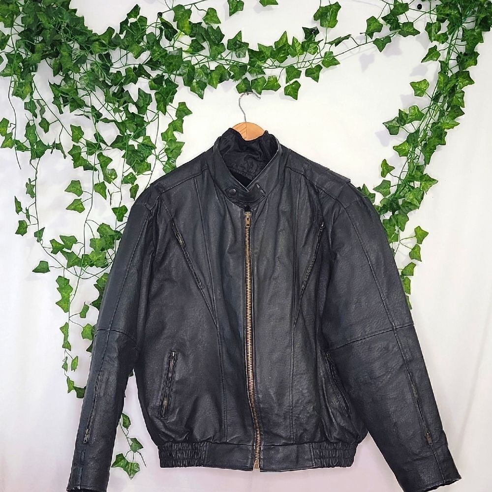 Diamond Plate. Black Leather Jacket with Gold Zipper. Biker. Size Large. EUC